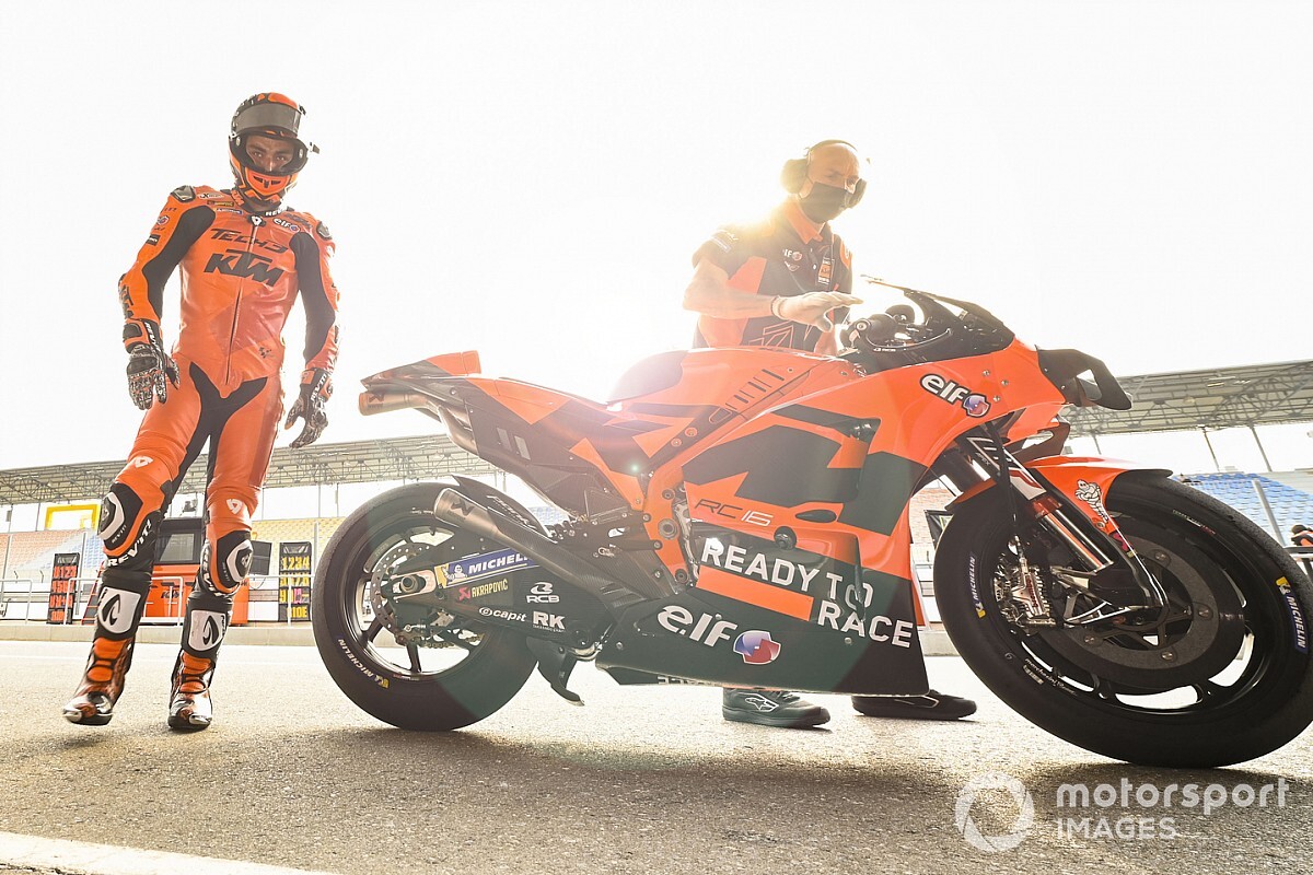 Petrucci tops final Qatar test day ruined by high winds