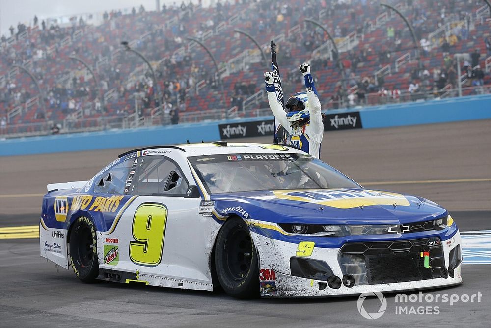 Chase Elliott, Hendrick Motorsports, Chevrolet Camaro NAPA Auto Parts Championship Celebration