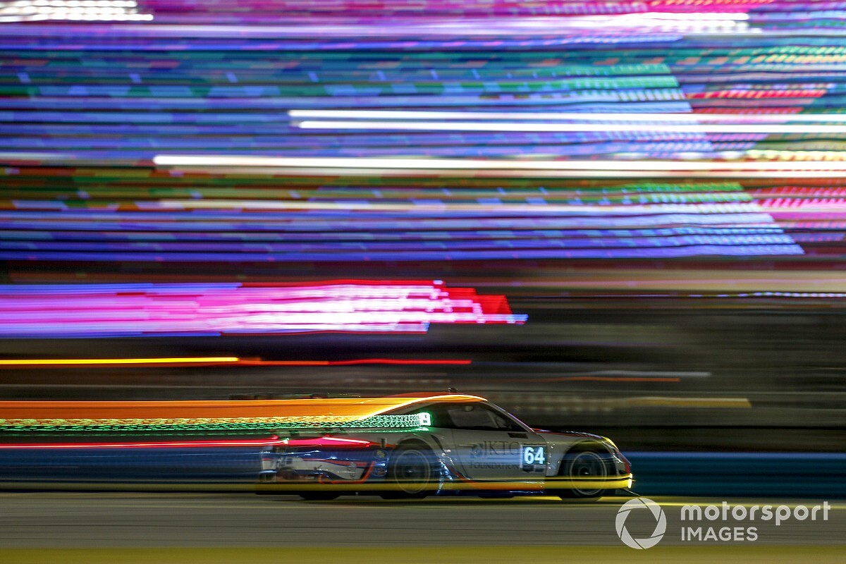 Las espectaculares fotos del atardecer y la noche de las 24h de Daytona