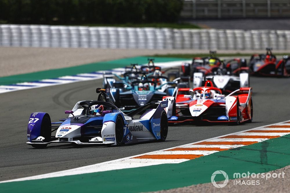 Jake Dennis, BMW i Andretti Motorsport, BMW iFE.21, Alex Lynn, Mahindra Racing, M7Electro, Oliver Turvey, NIO 333, NIO 333 001