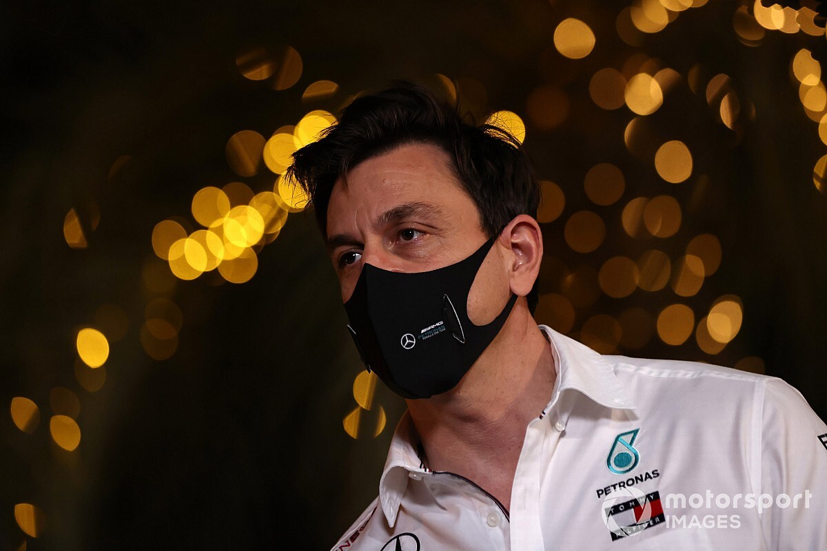 Wolff matiza su comentario sobre Brown y Horner