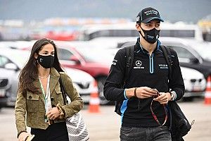 Russell: "Diğer pilotların övgülerinden memnunum ama bunlar arka planda"