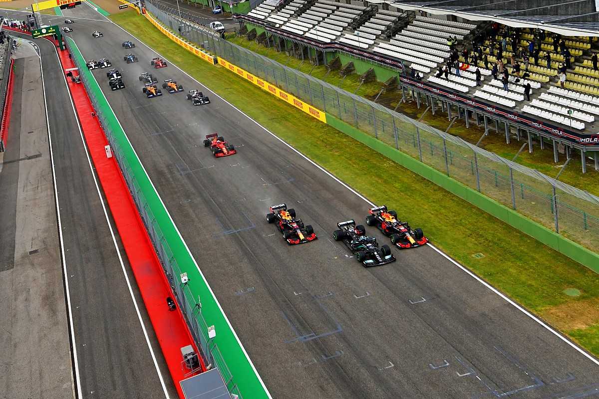 フェルスタッペン、勝利の鍵となった”抜群のスタート”に驚き。レッドブル「ホンダの努力に感謝」