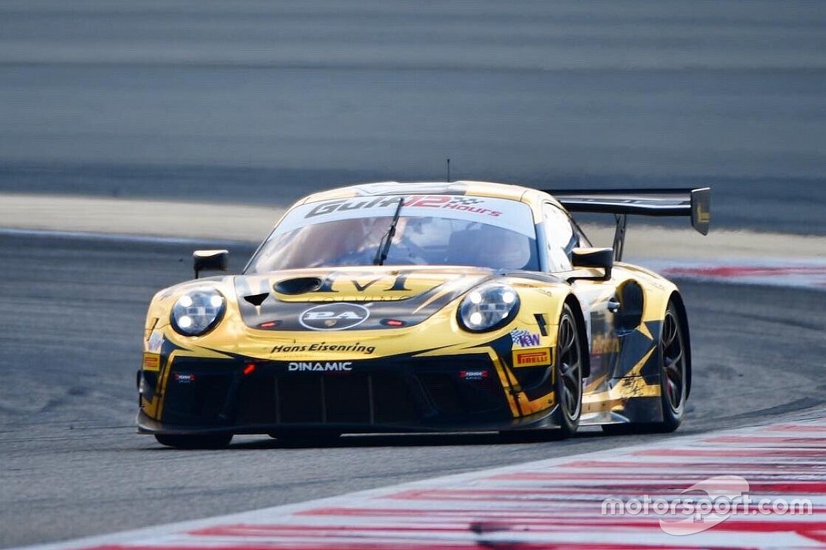 Porsche na czele FP1