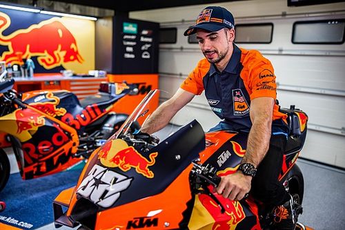 KTM se aprovechará de que tendrá una moto nueva y el resto no, dice Oliveira