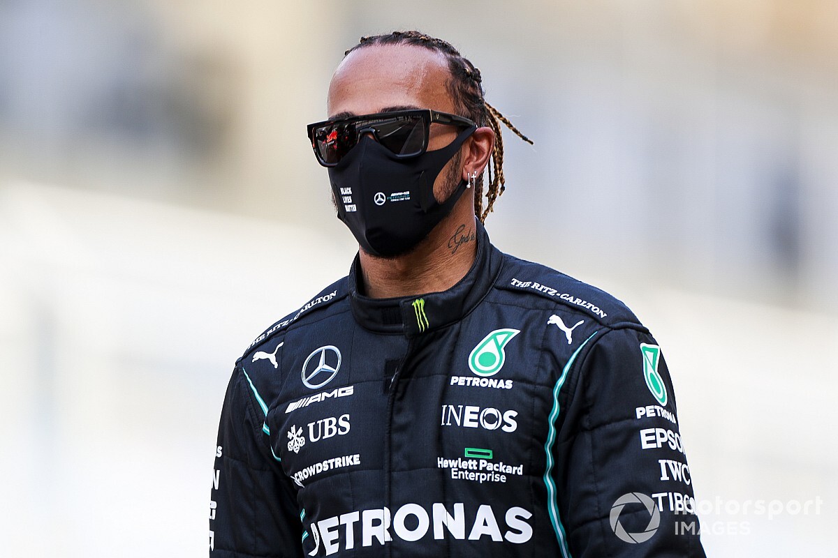 Hamilton már az F1 utáni karrierjére készül? – videó