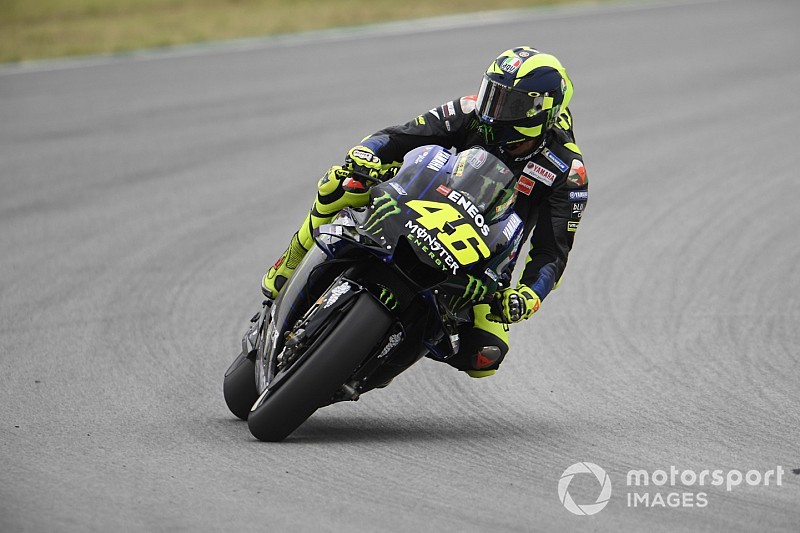 Rossi targetkan bertahan 10 besar