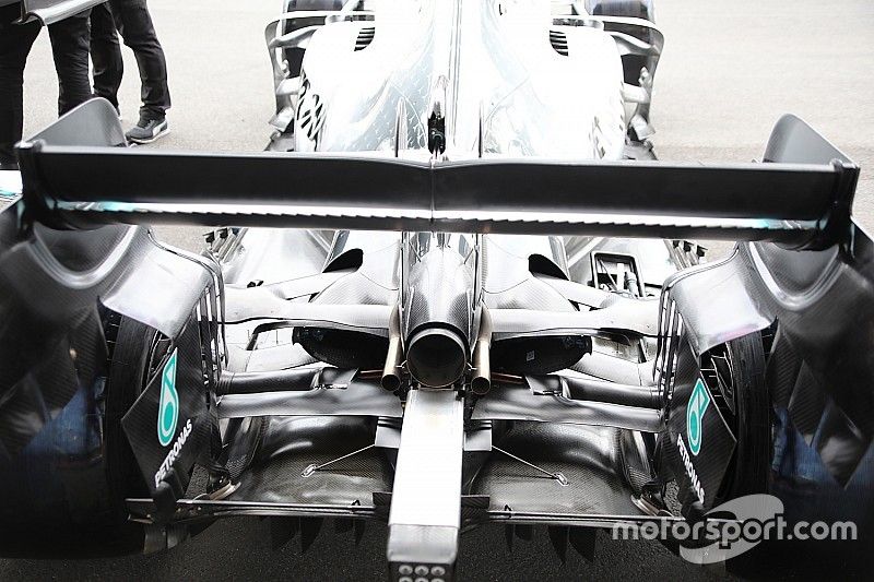 Mercedes: si cerca la massima efficienza anche con i... denti di squalo