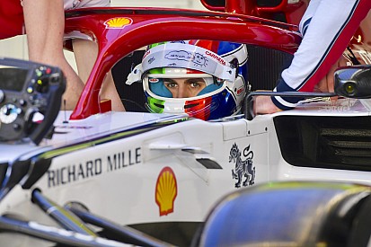 Giovinazzi ancora sfortunato: sostituisce il cambio e arretra 19esimo in griglia