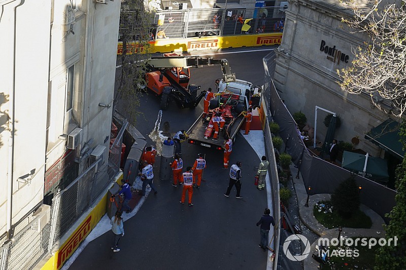 Ecco il video del clamoroso incidente di Charles Leclerc nella Q2 di Baku