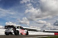 BTCC Silverstone: Butcher claims pole for Toyota by 0.037s