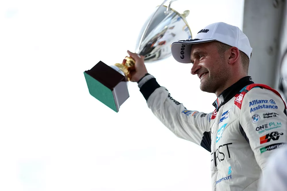 Colin Turkington, Team BMW BMW 330e M Sport 