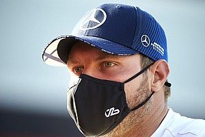 «Боттас только болтает и не борется». Палмер раскритиковал пилота Mercedes
