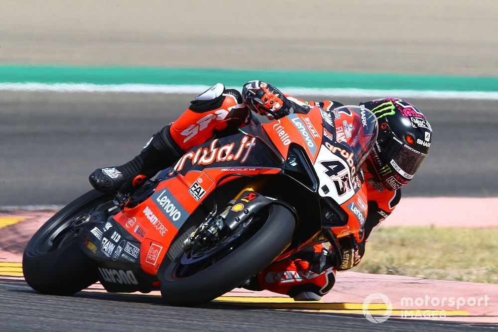 Scott Redding en tête du championnat grâce au doublé Ducati