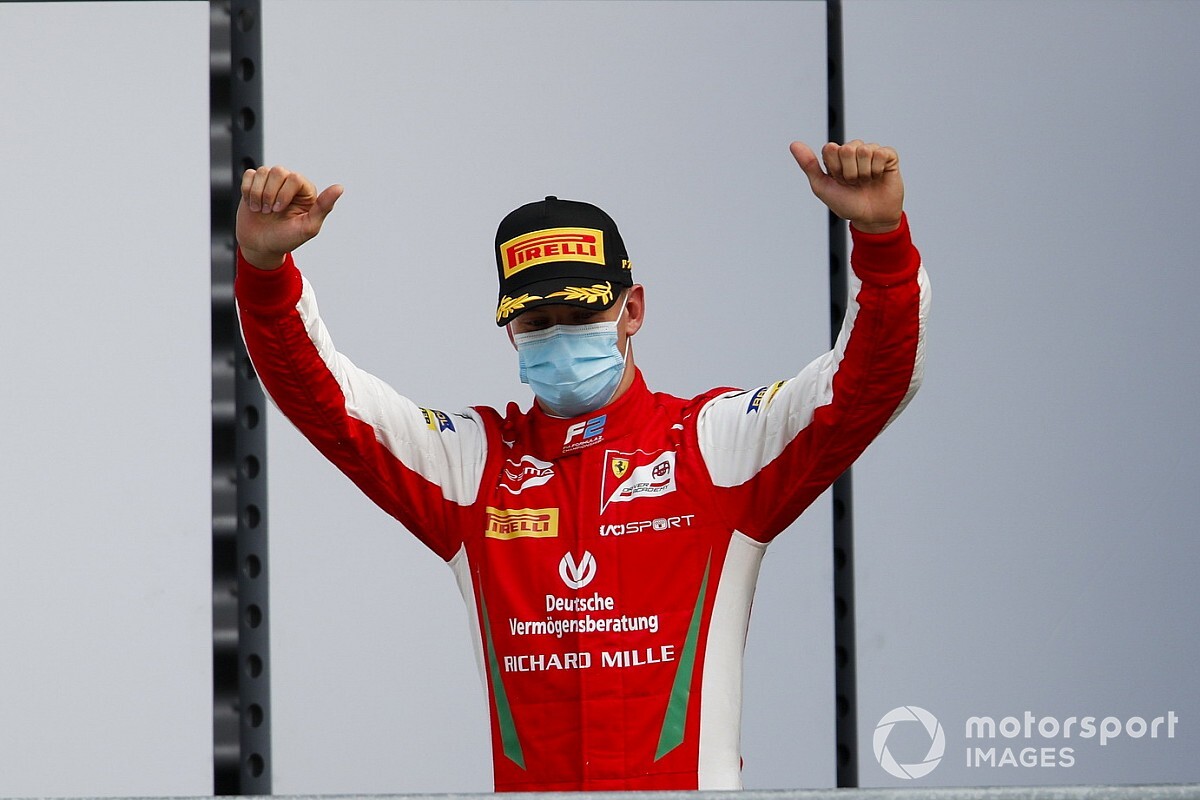 Schumacher: "F2'de şampiyon olabilirim"