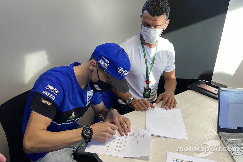 Bahattin Sofuoğlu, Supersport300'de Yamaha ile devam edecek