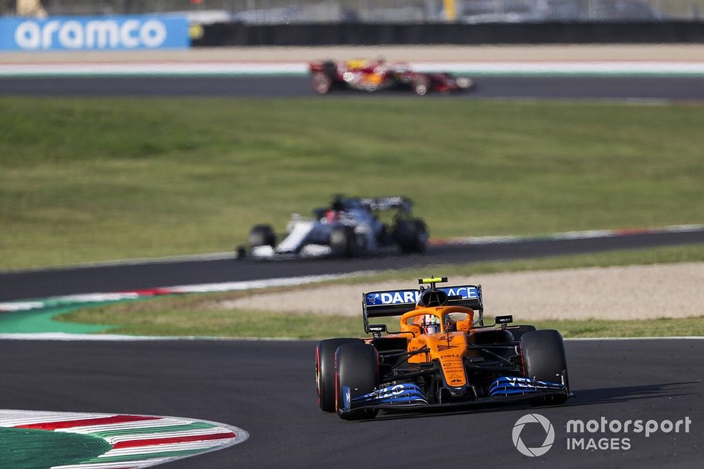 Lando Norris, McLaren MCL35, Daniil Kvyat, AlphaTauri AT01