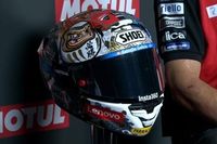 M&aacute;rquez repite casco especial en Motegi: el daruma que quiere completar con el t&iacute;tulo