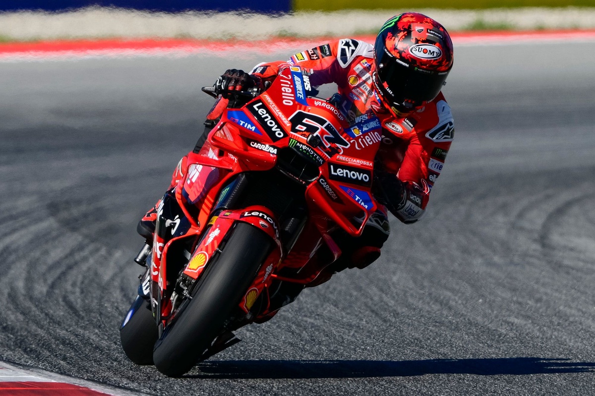Ducati on Bagnaia's MotoGP struggles: "He must help us to help him"