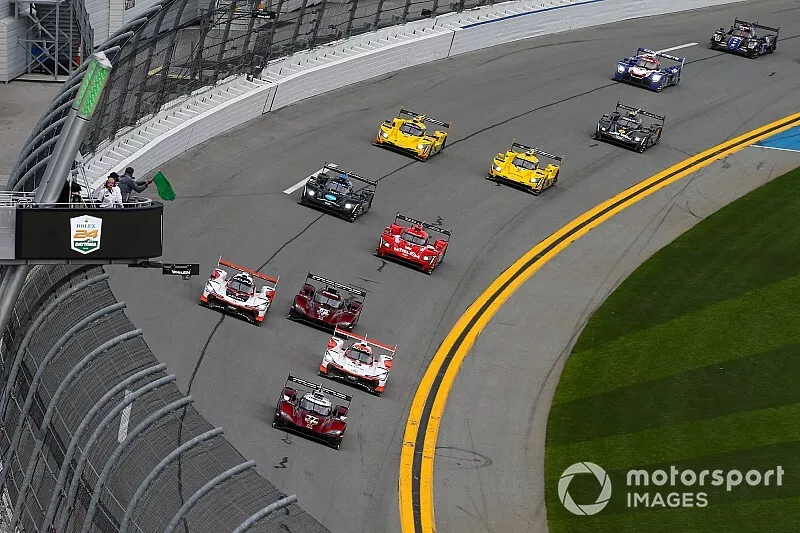 Bandiera verde, #77 Mazda Team Joest Mazda DPi, DPi: Oliver Jarvis, Tristan Nunez, Timo Bernhard, Rene Rast
