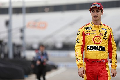 Joey Logano “needed a few more laps” to catch Truex