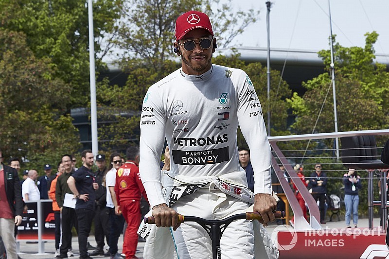 Hamilton egyszerű tanácsa az embereknek: „Kövessétek a szíveteket…”