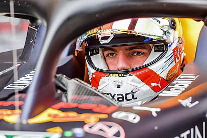 Tak nyaman dengan Arai, Verstappen ganti helm