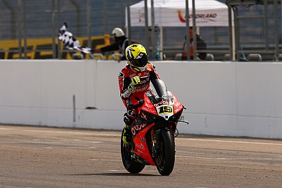 WSBK Aragón: Bautista domineert weer, Van der Mark zesde