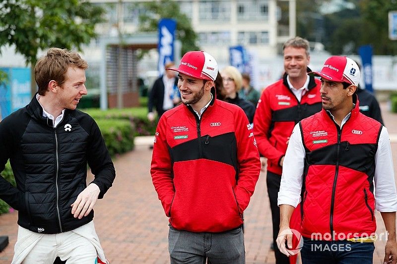 Oliver Turvey, NIO Formula E Team, Daniel Abt, Audi Sport ABT Schaeffler, Lucas Di Grassi, Audi Sport ABT Schaeffler walk to the autograph session