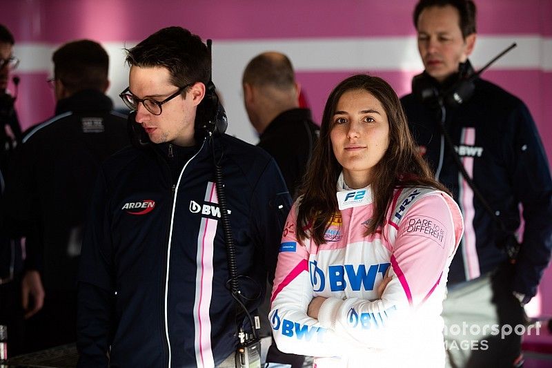 Calderon not in “panic” over F2 testing form