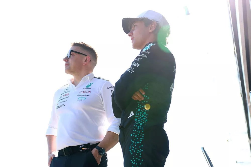 Peter Bonnington, Race Engineer of Mercedes AMG Petronas F1 Team, Andrea Kimi Antonelli, Mercedes
