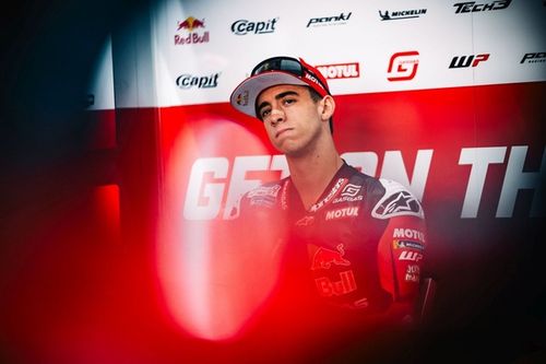 Zarco se&ntilde;ala un posible truco de Acosta a la hora de buscar rueda