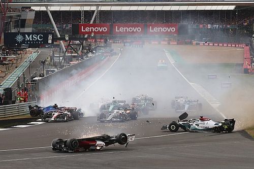 Albon, al hospital tras su accidente en la salida de Silverstone