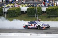 Hamlin y Busch descalificados, Elliott gana en Pocono y Suárez top 3