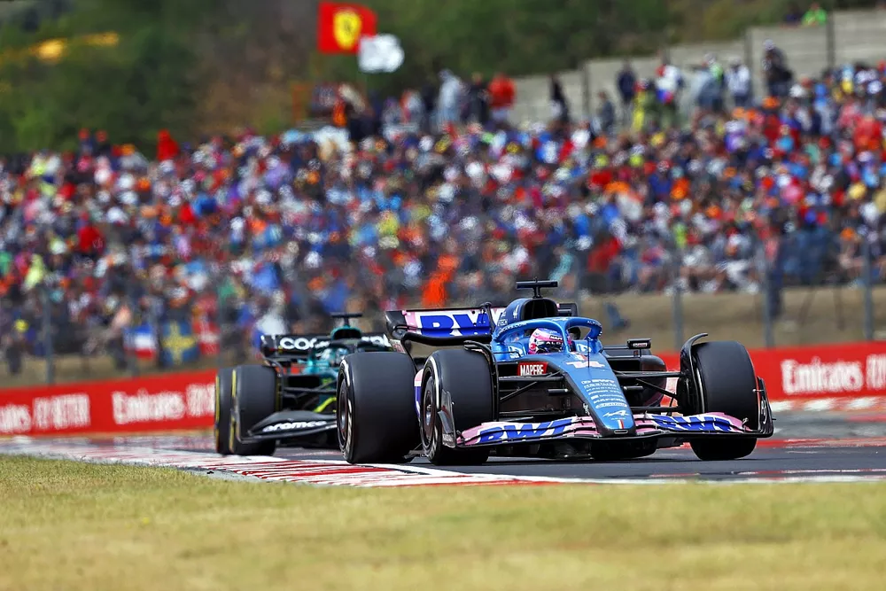 Fernando Alonso, Alpine A522, Lance Stroll, Aston Martin AMR22