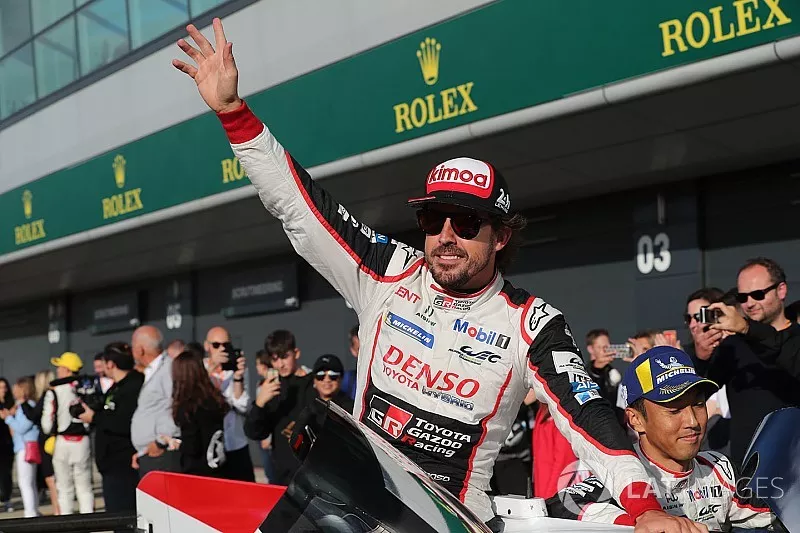 Ganadores de la carrera #8 Toyota Gazoo Racing Toyota TS050: Sebastien Buemi, Kazuki Nakajima, Fernando Alonso