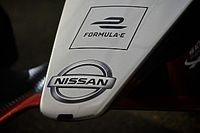 Buemi fedele alla Formula E e alla Nissan e-Dams. Accanto a lui debutta Alex Albon