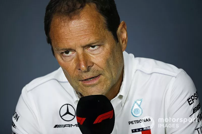 Aldo Costa, directeur de l'ing&eacute;nierie, Mercedes AMG, en conf&eacute;rence de presse