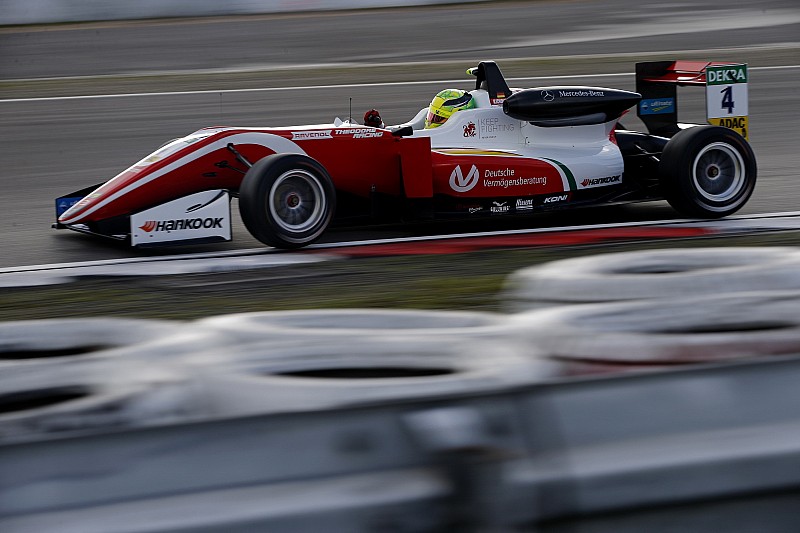 Nurburgring F3: Schumacher bolsters title hopes with win