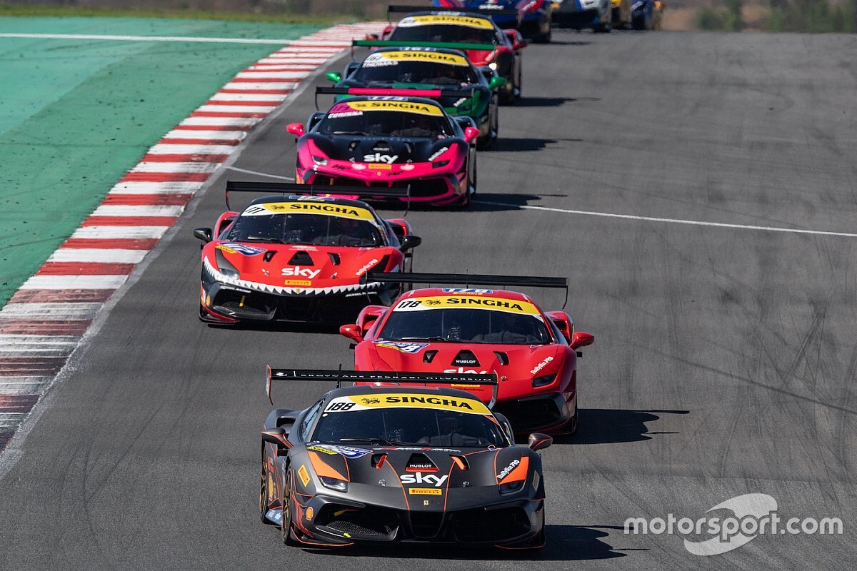 Ferrari Challenge: quasi cinquanta Rosse in pista al Mugello