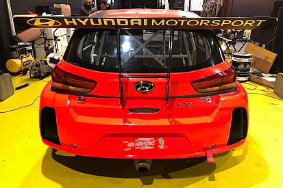 Guastamacchia nel TCR Italy con la Hyundai del Team Aggressive