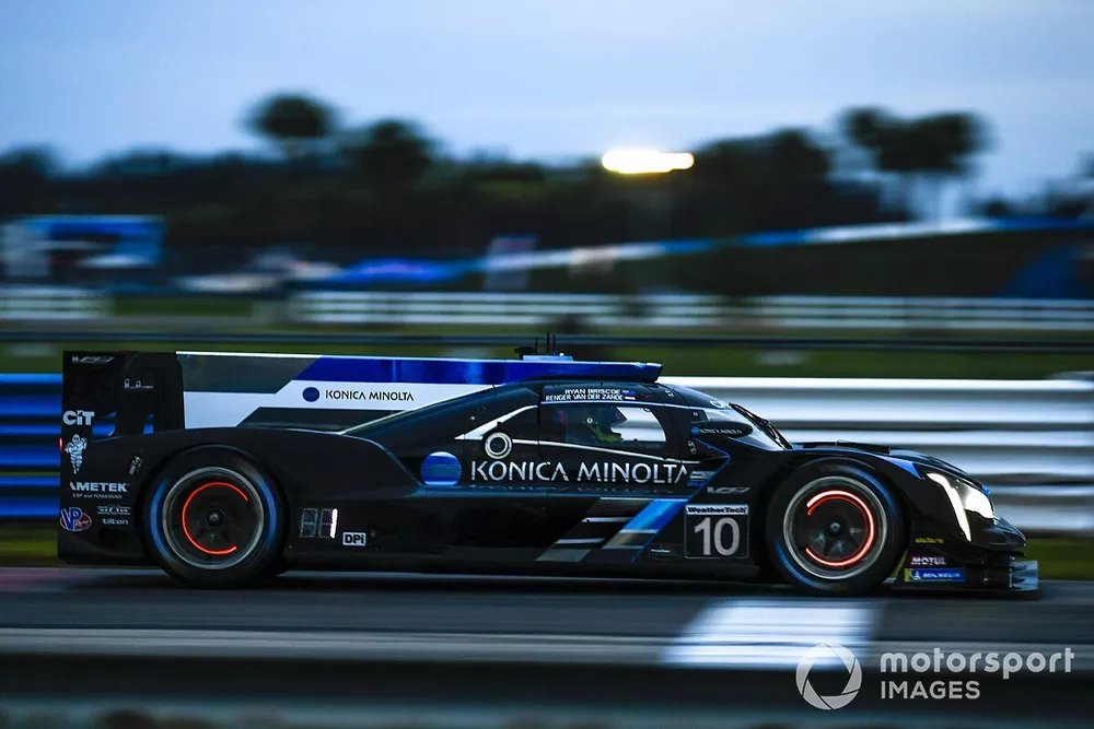 #10 Konica Minolta Cadillac DPi-V.R. Cadillac DPi, DPi: Renger Van Der Zande, Ryan Briscoe