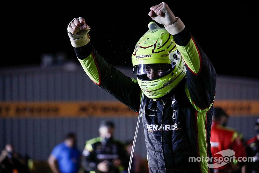 Race Winner Simon Pagenaud, Team Penske Chevrolet