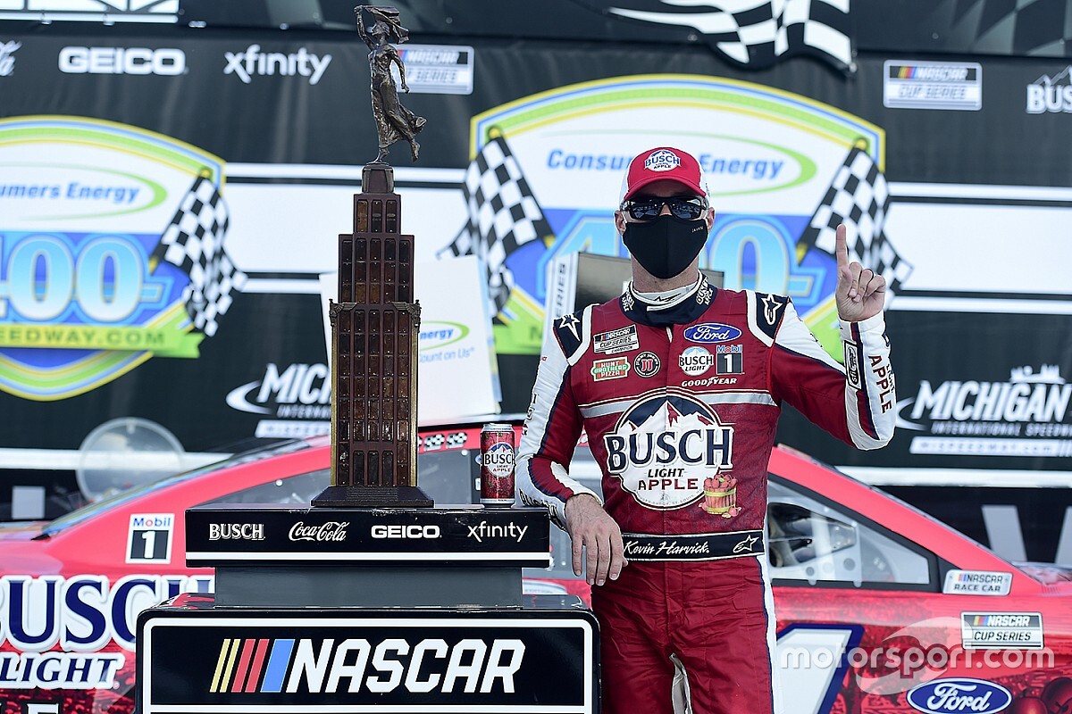 Harvick completes a sweep of Michigan Cup Series doubleheader