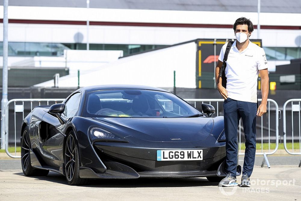 Carlos Sainz Jr., McLaren arrives