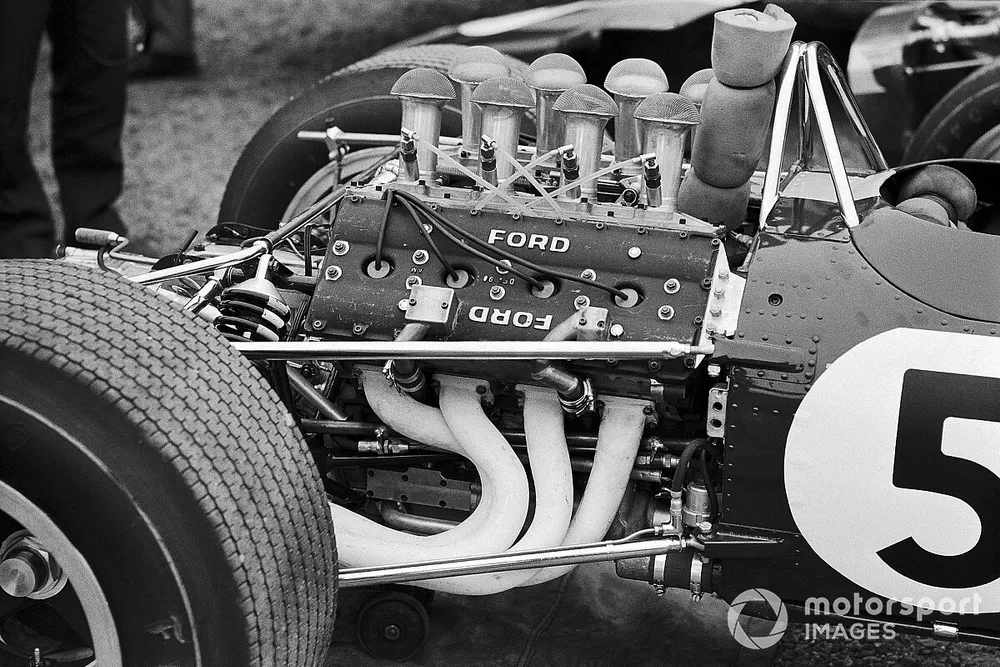 Cosworth DFV V8 motor in de wagen van Jim Clark Lotus 49