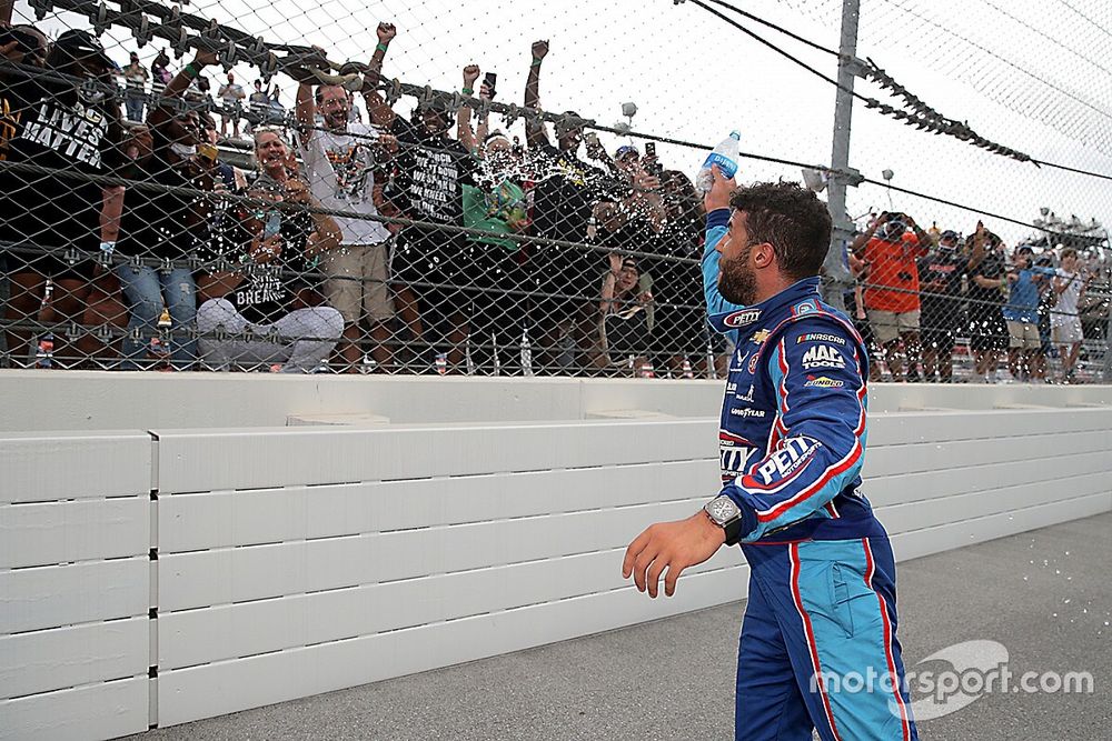 NASCAR drivers welcomed return of 'cheering' fans at Talladega