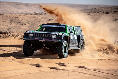 صالح العبدالعالي يفاجئ الجميع ويتصدر رالي حائل نيسان الدولي