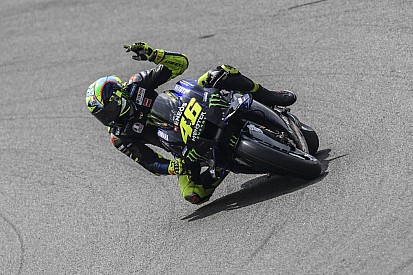 MotoGP, Rossi: "Non andrei in Petronas solo per dire ciao"