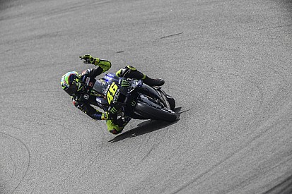 Rossi: “Espero correr el año que viene; no sería justo retirarme así”